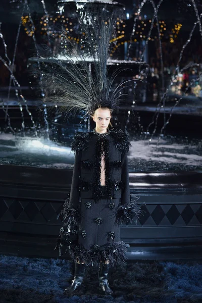 Look 33